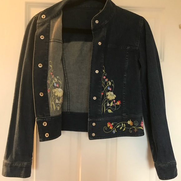 Jean jacket with floral embroidery - Picture 2 of 3